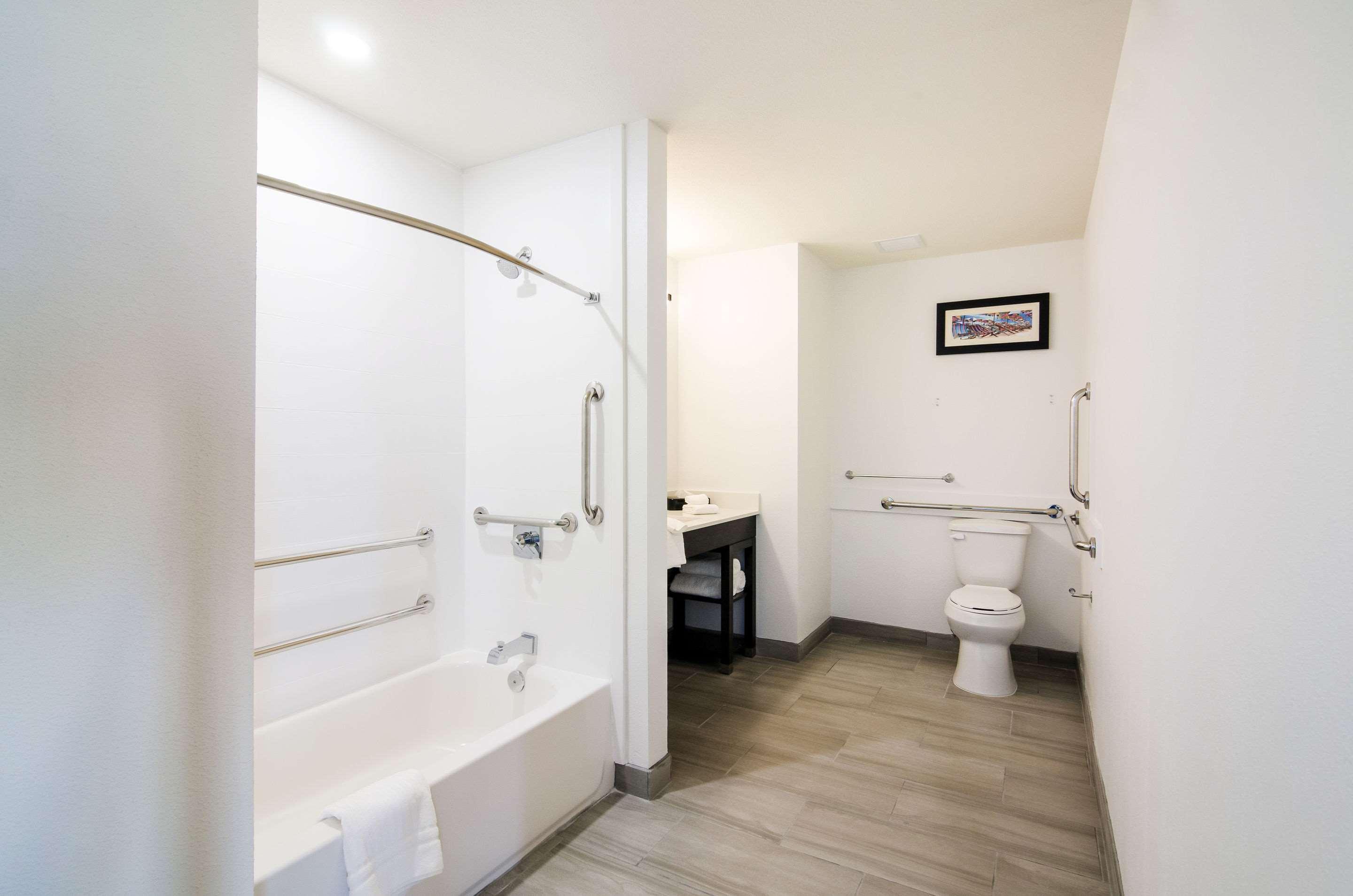 Comfort & East Near Gulf State Park Hotel 2*